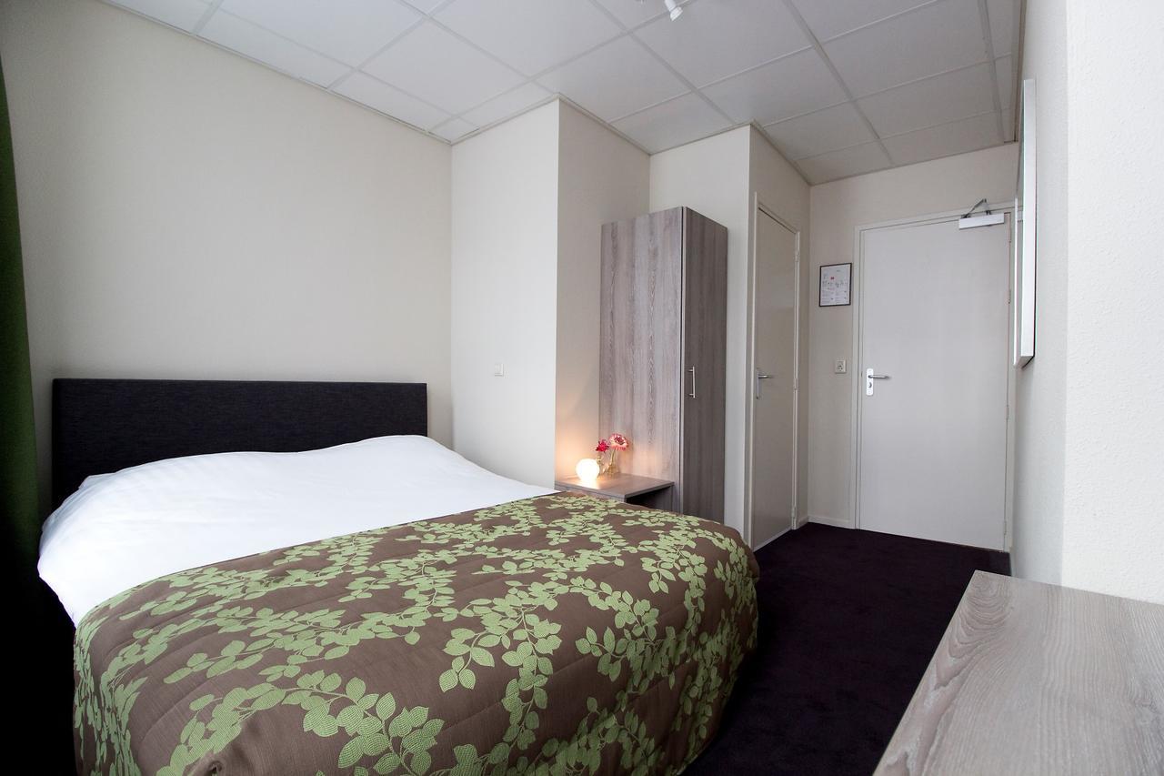 Small Double Room,677576883:JPEG
