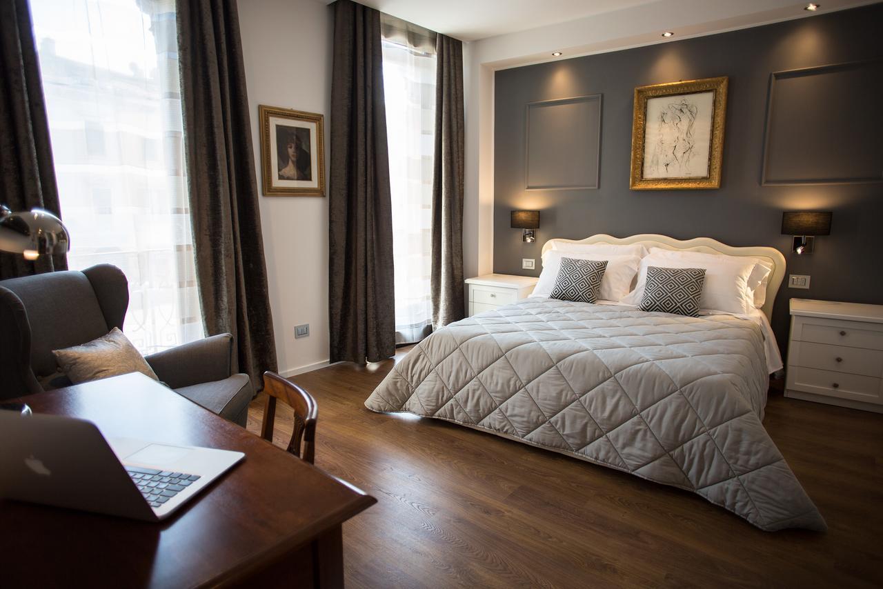 Deluxe Double Room with Balcony,643415709:JPEG