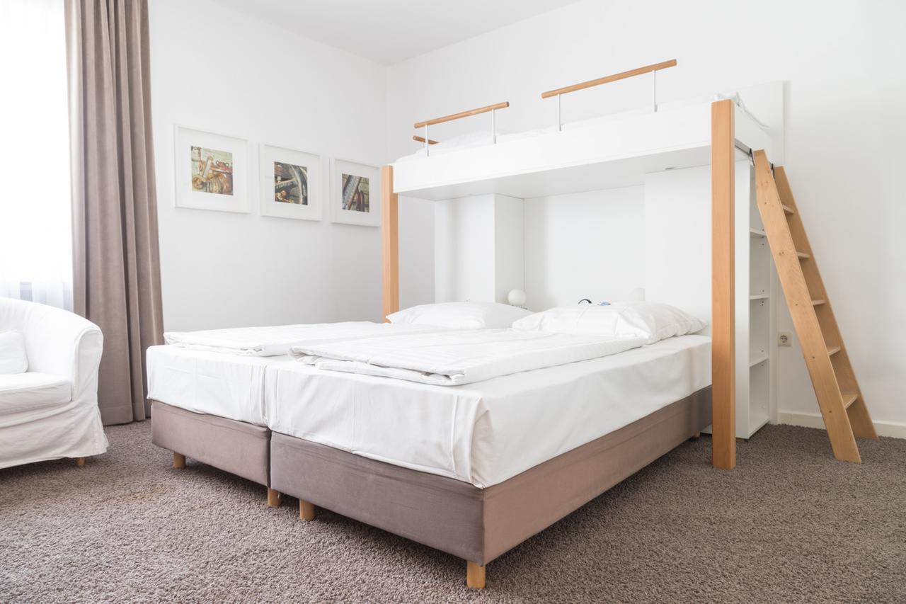 Triple Room,633070251:JPEG