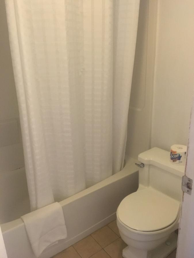 Queen Room with Two Queen Beds - Motel