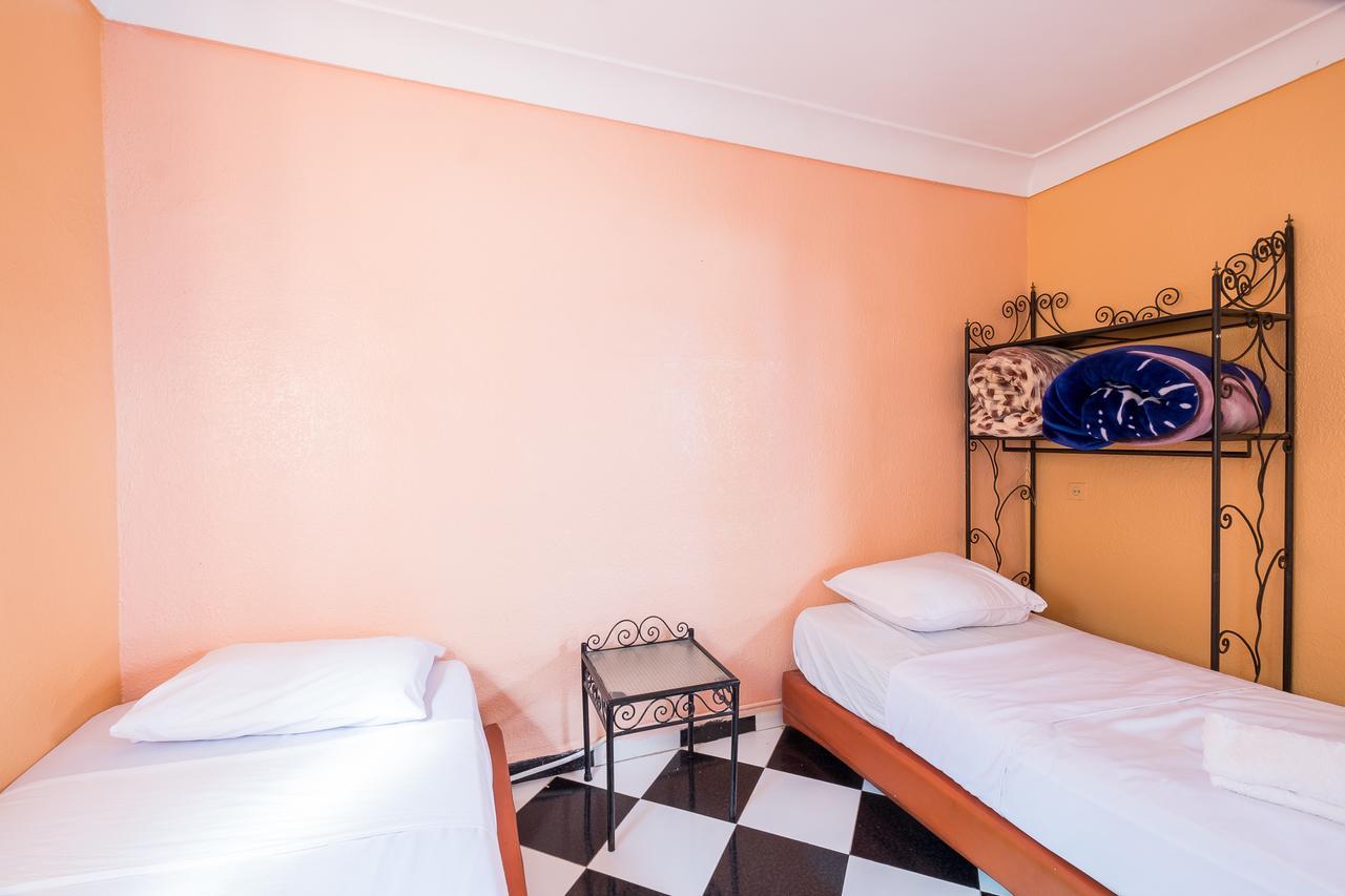 Quarto Twin com Casa de Banho