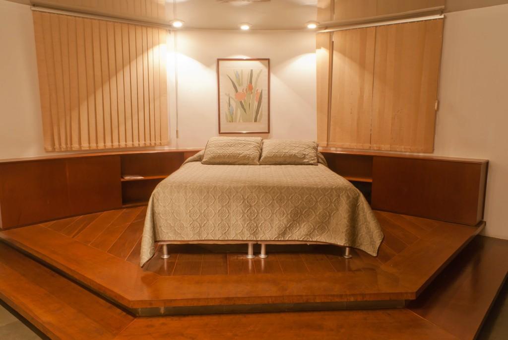 Suite with Spa Bath,639462387:JPEG