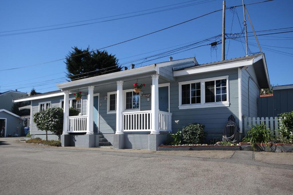 Sea Star Room (9), Deluxe II King - Pet Friendly