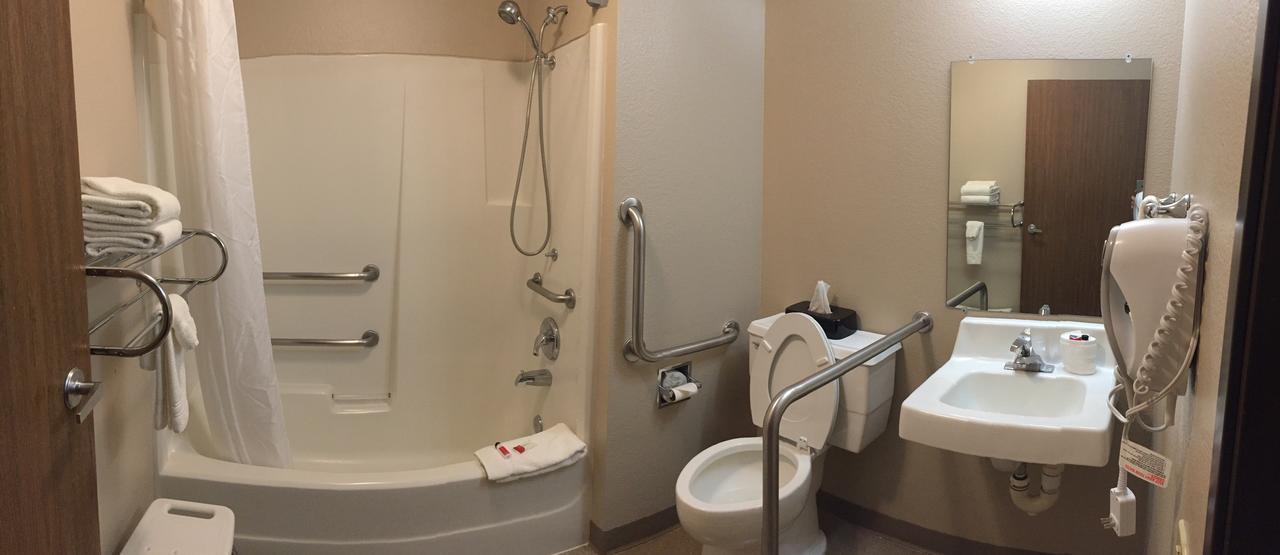 Queen Room - Disability Access/Non-Smoking