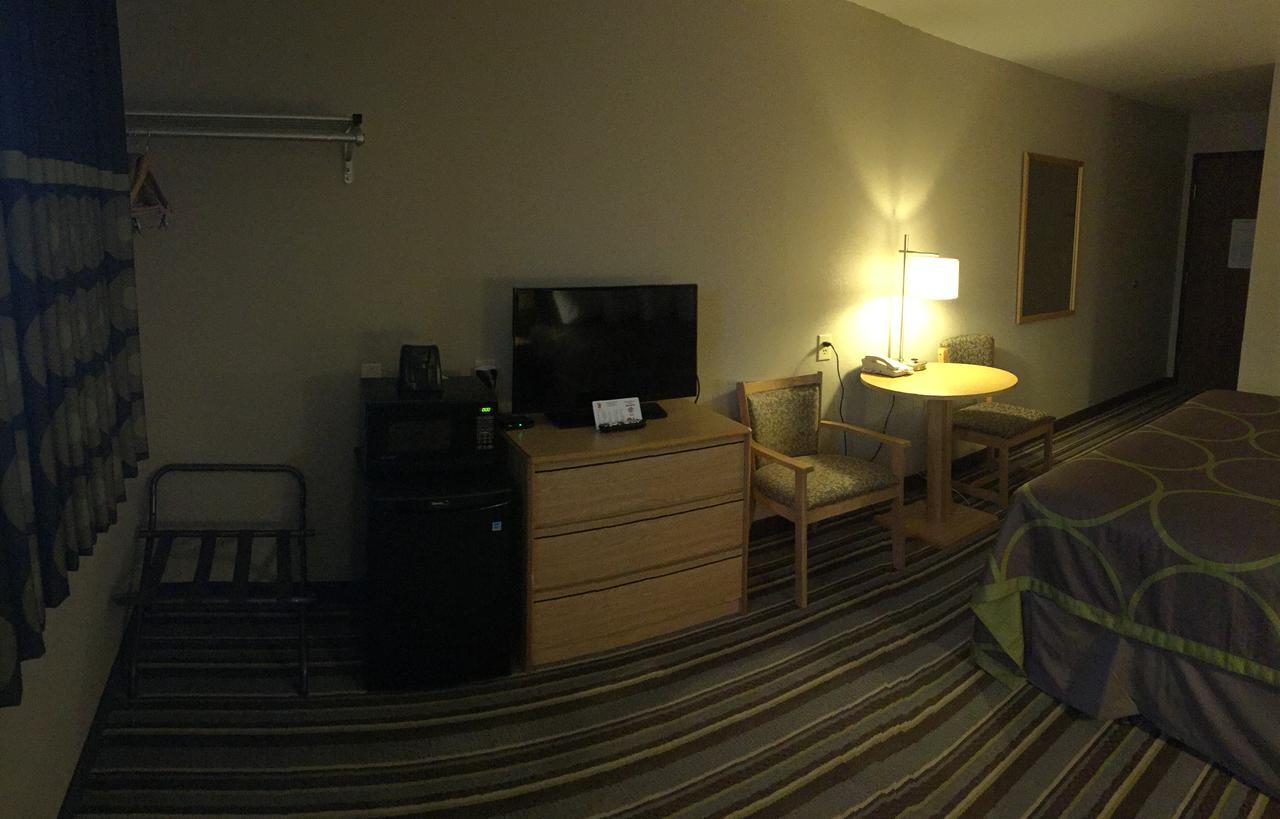 King Room - Non-Smoking