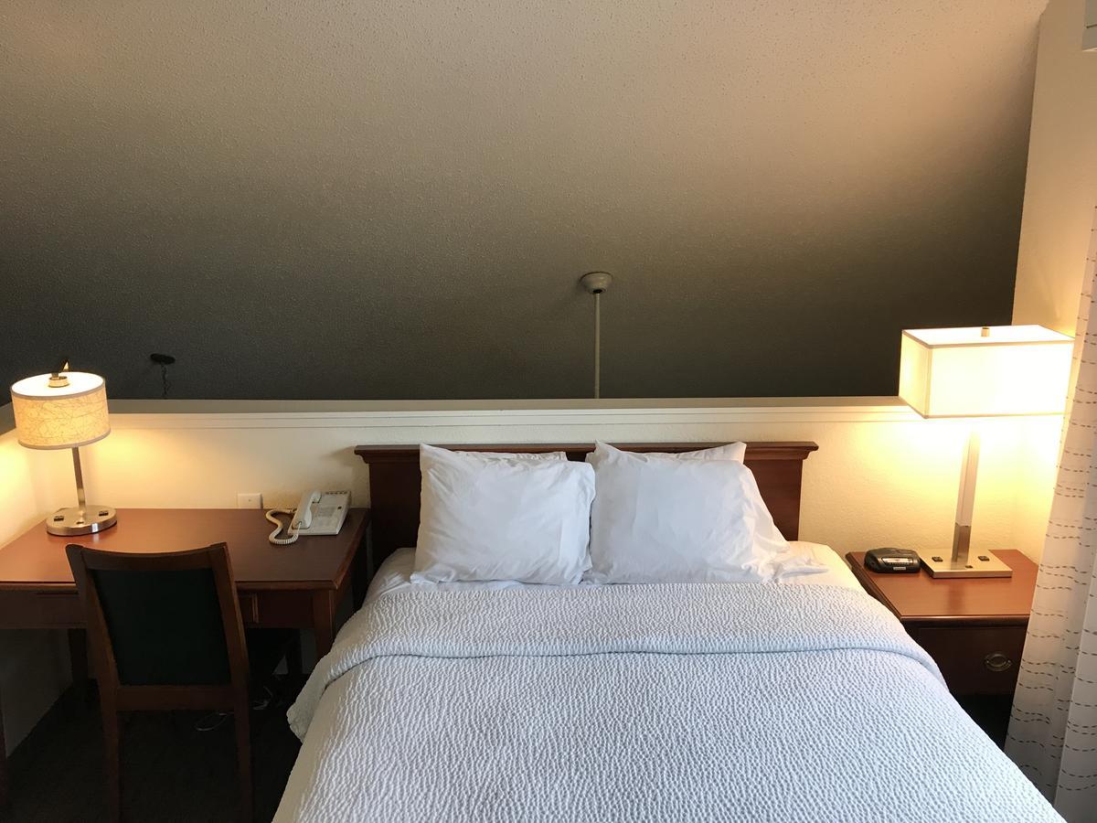 Penthouse Suite with Two Queen Beds -  Non-Smoking