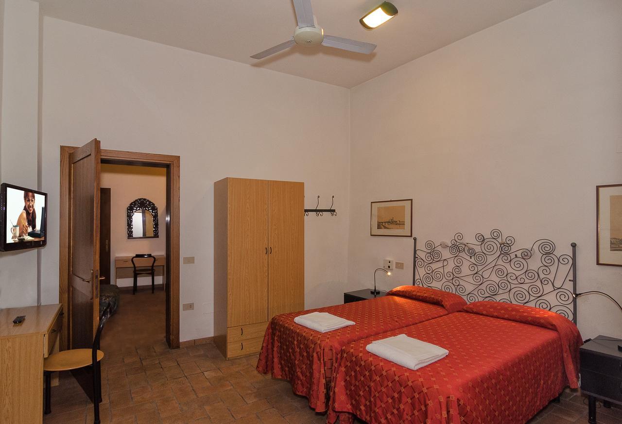 Single Room with Shared Bathroom,1658077626:JPEG