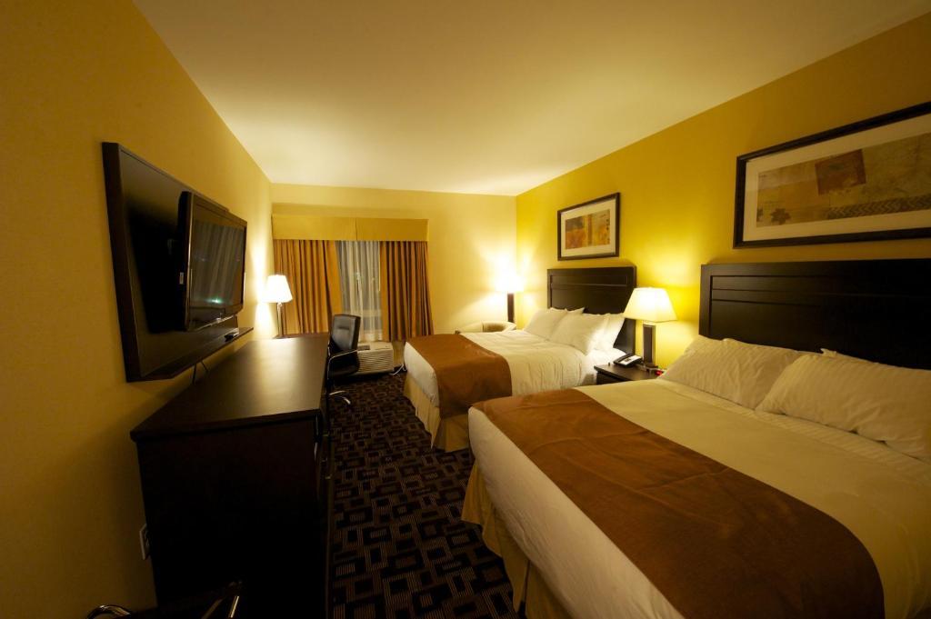 Queen Room with Two Queen Beds - Non-Smoking