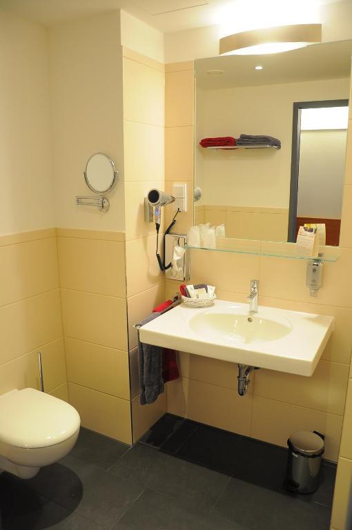 Single Room,380358235:JPEG