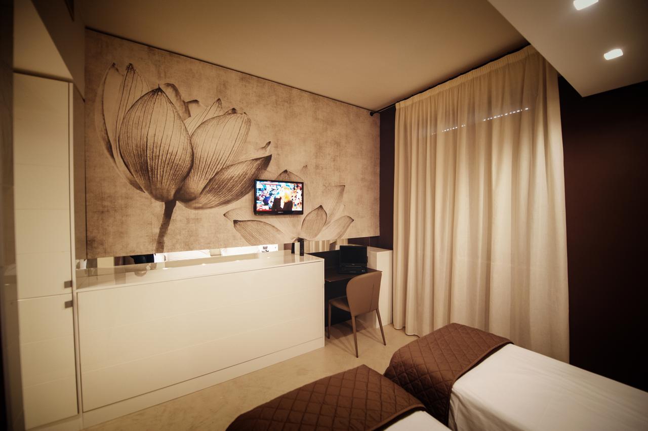 Superior Double or Twin Room with Extra Bed,644153268:JPEG