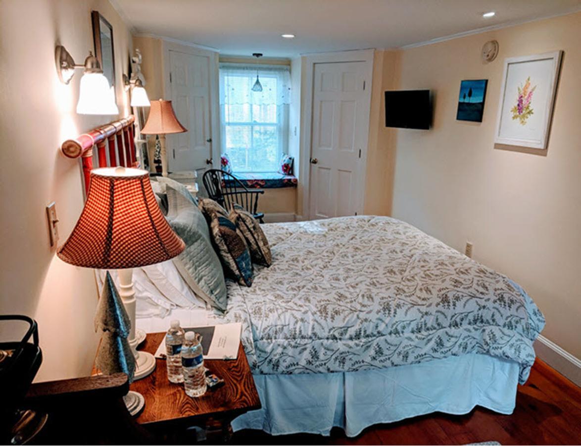 Queen Room - Lupine