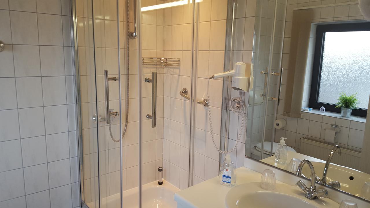 Single Room with Shower,646546599:JPEG