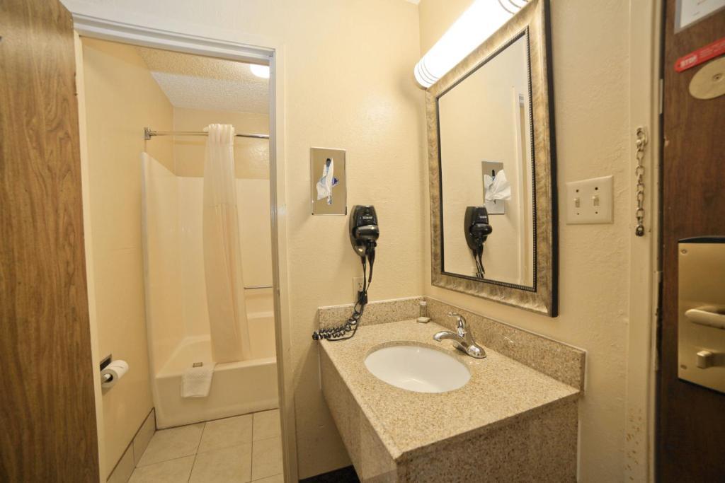 Deluxe Double Room with Two Double Beds - Non-Smoking