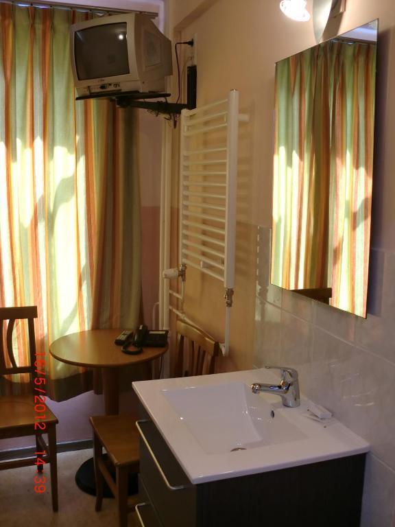 Single Room,64994314:JPEG
