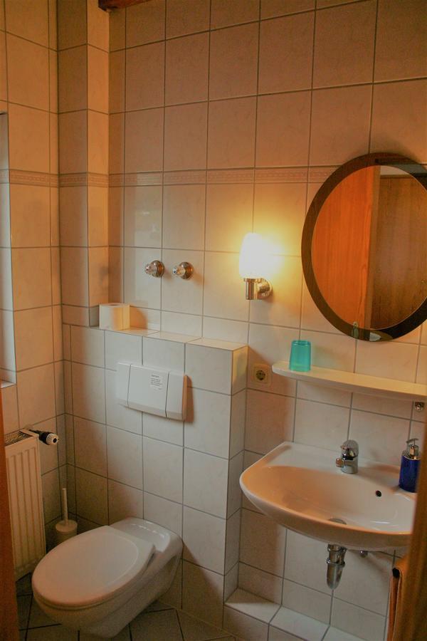 Large Single Room,656401923:JPEG