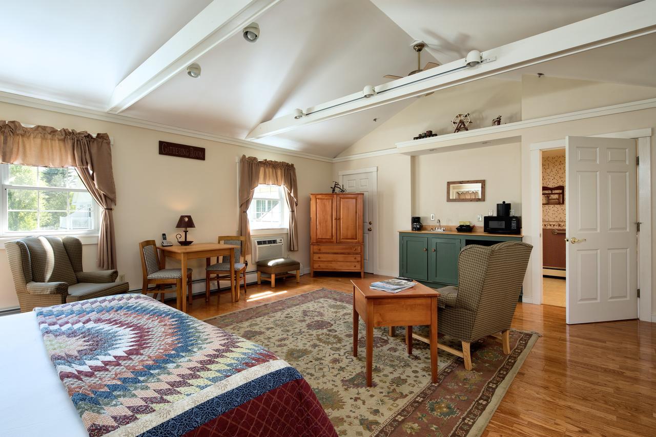 Deluxe Suite with Spa Bath