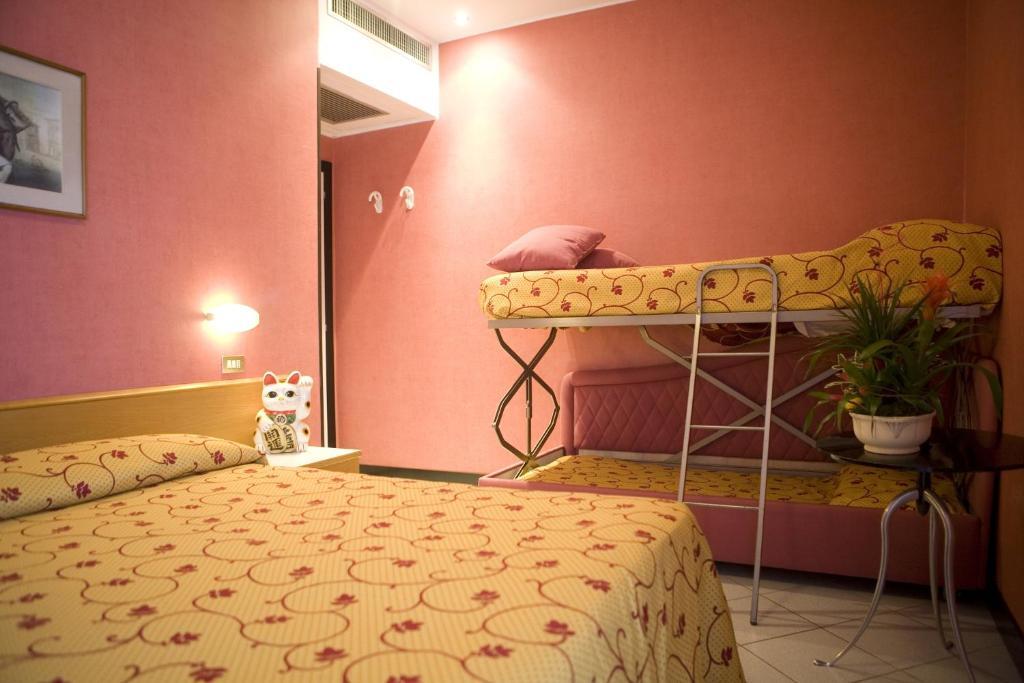 Quadruple Room,65831206:JPEG