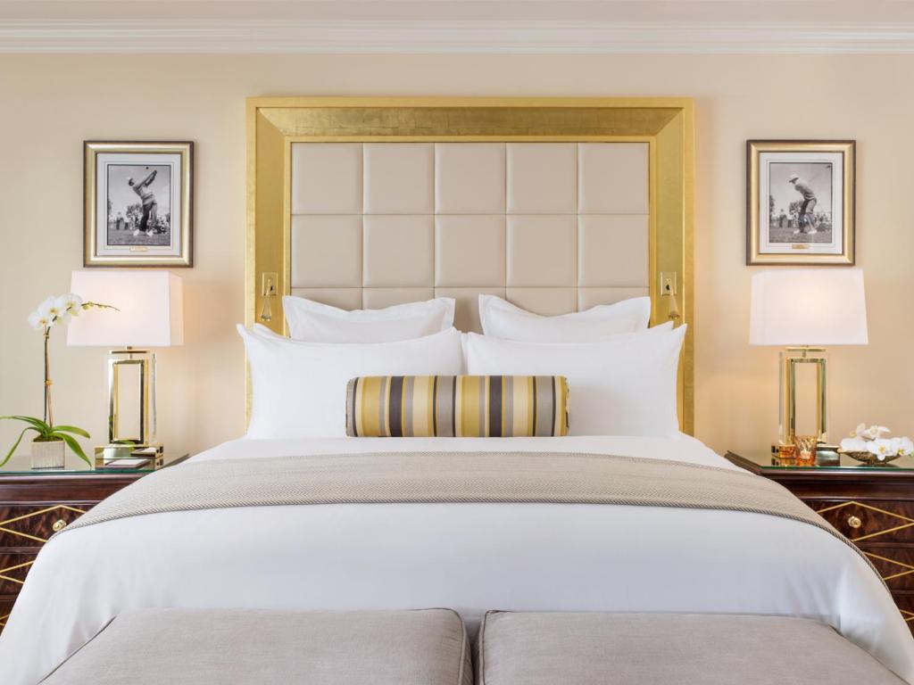 Deluxe Room with King Bed,841145750:JPEG