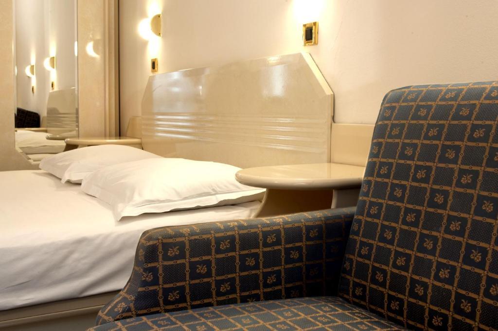 Classic Room with Sofa Bed and Balcony - Sea Side,1168140862:JPEG