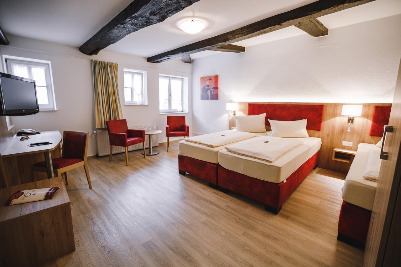 Triple Room,660274746:JPEG