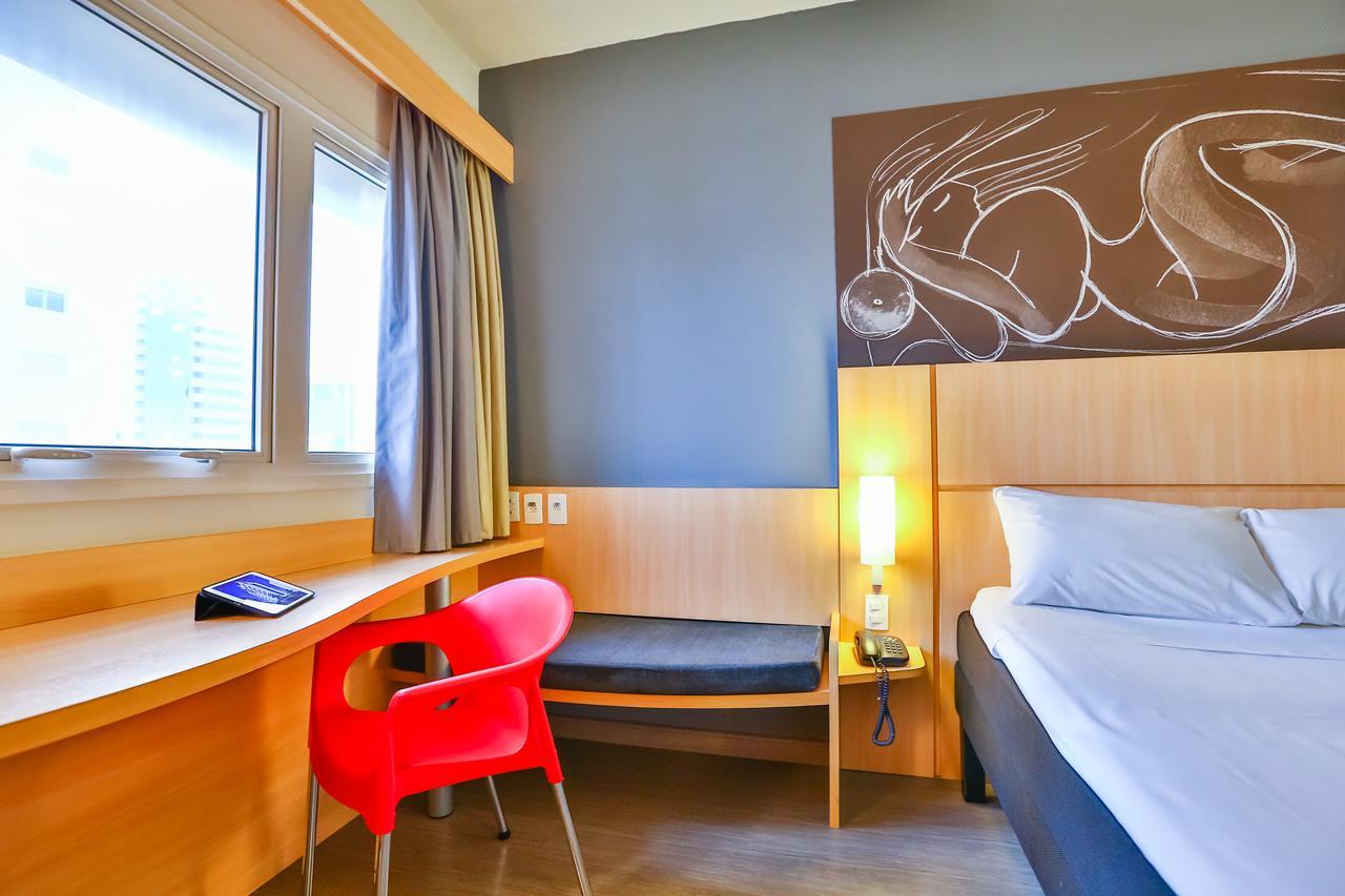 Standard Room with 1 Queen Bed,653619753:JPEG