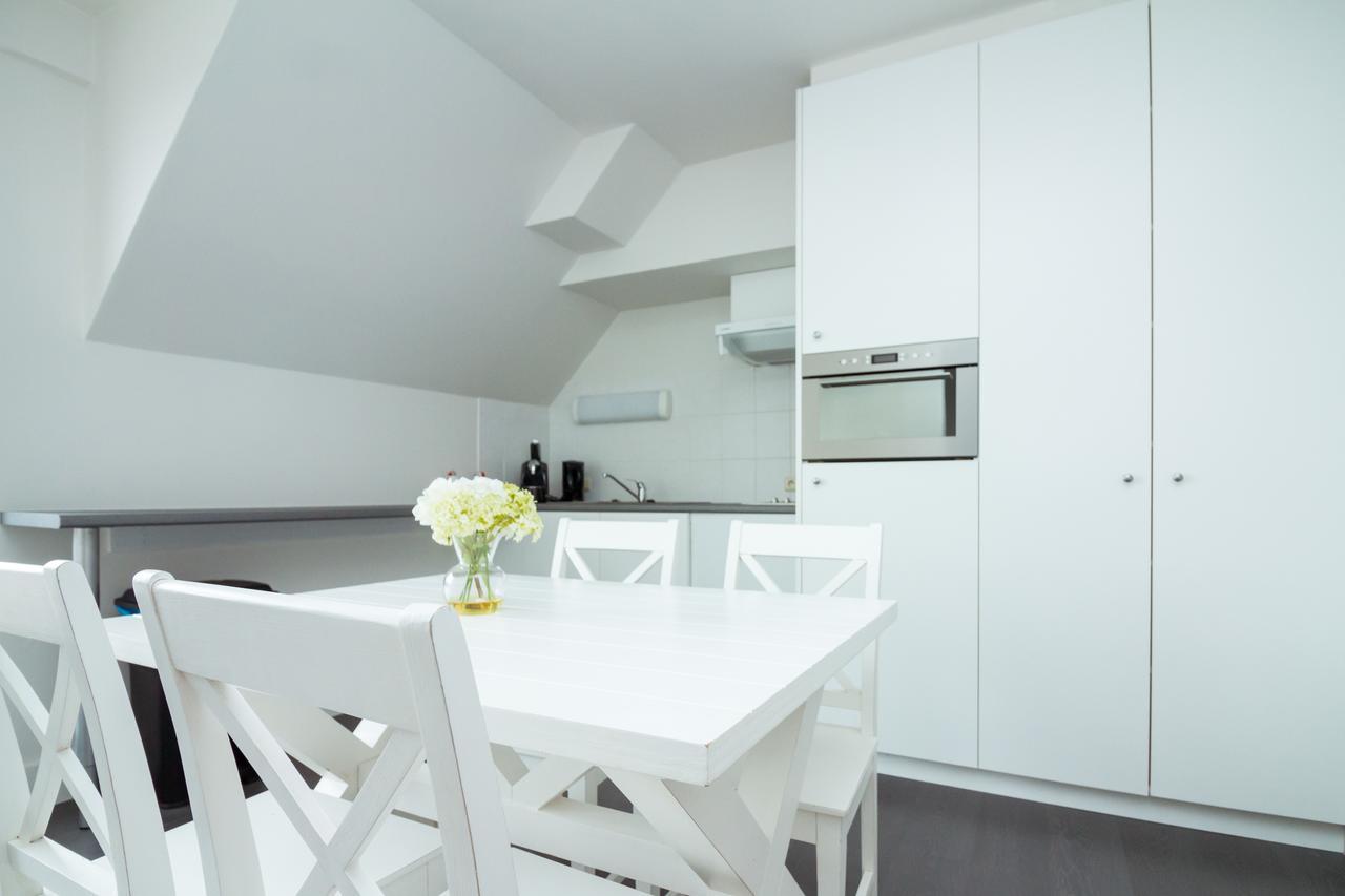 Family Room,662182119:JPEG