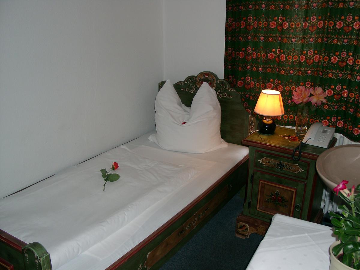 Single Room with Shared Toilet