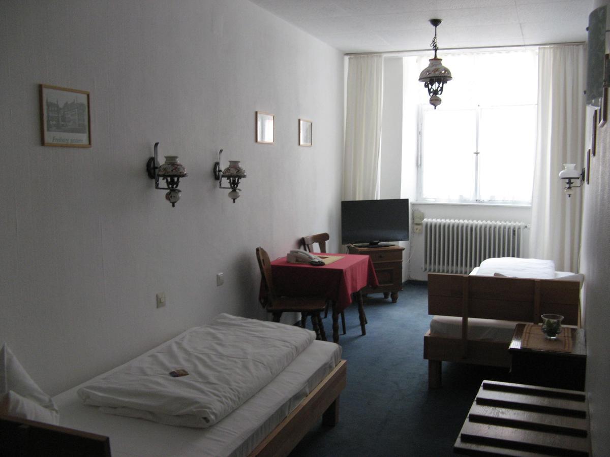 Twin Room with Private Bathroom,662672610:JPEG