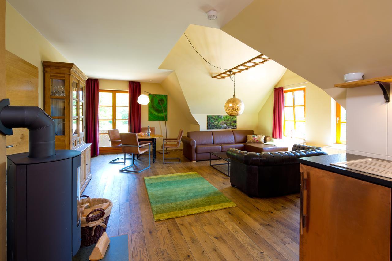 Suite with Balcony,141888750:JPEG