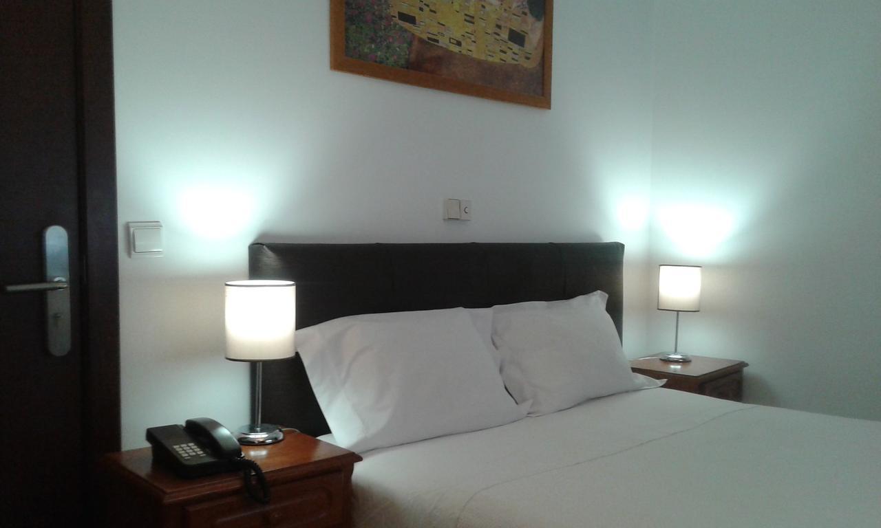 Single Room,664412823:JPEG