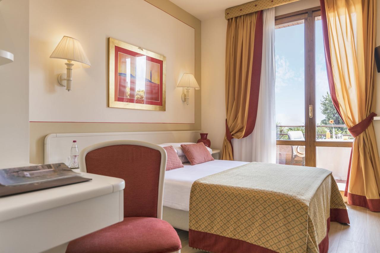 Double Room with Balcony,685740591:JPEG