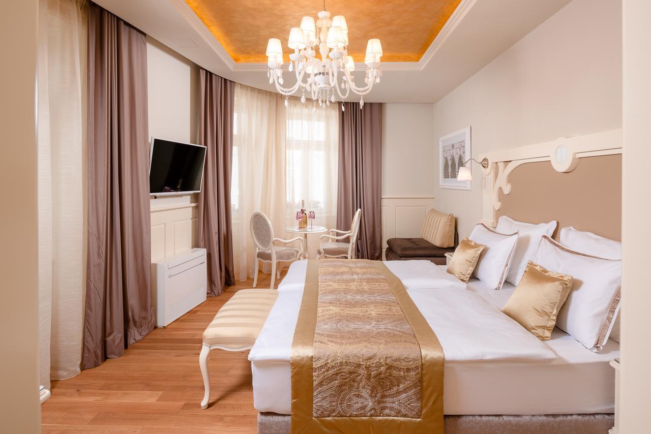 Superior Doppel- oder Zweibettzimmer mit Stadtblick