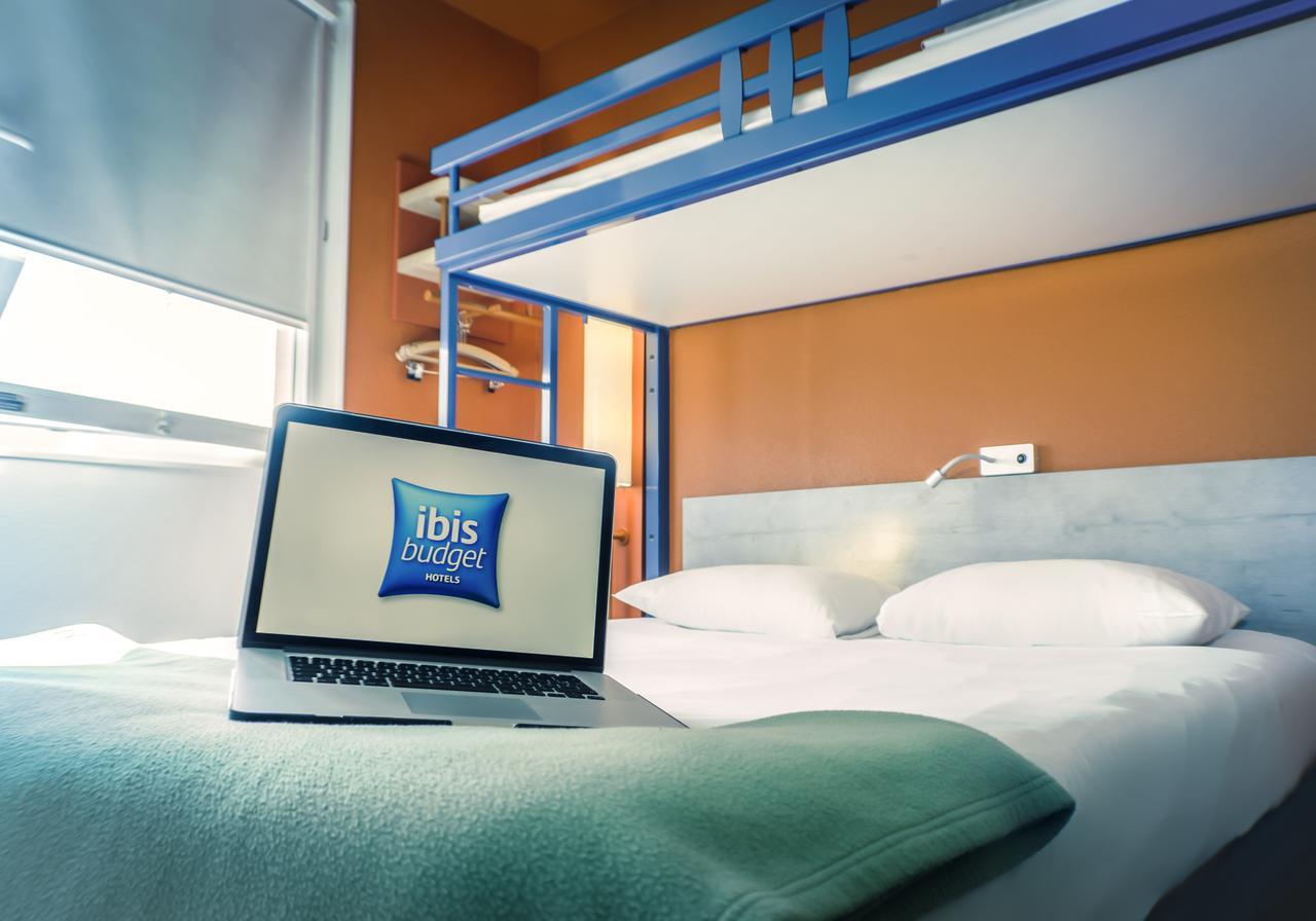 Triple Room One Double Bed One Bunk Bed,770113021:JPEG