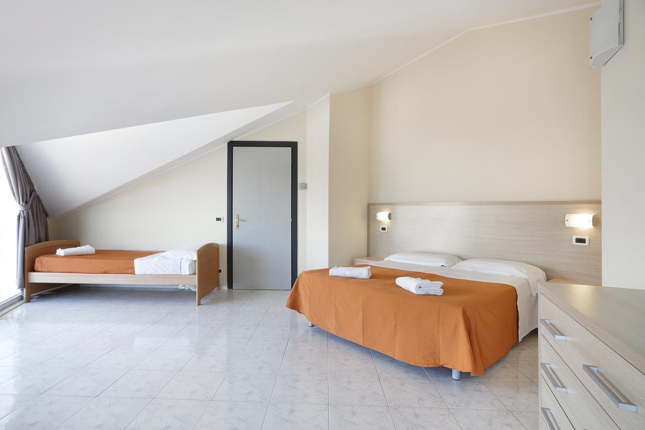 One-Bedroom Apartment (5 Adults),665536671:JPEG