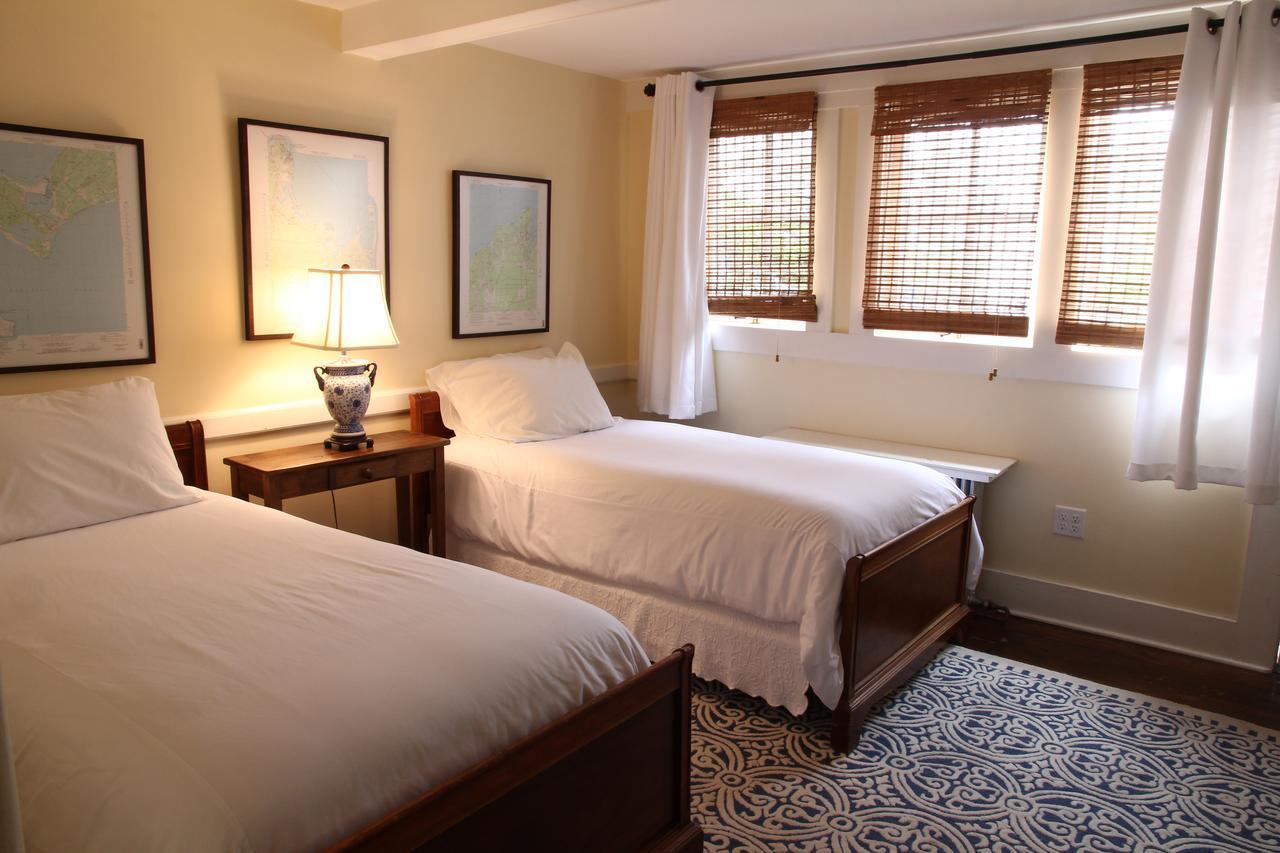 Standard Twin Room with Garden View