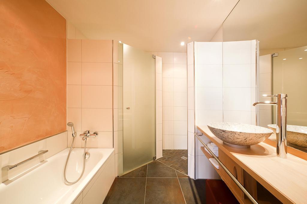 Double Room - Medium,1084100389:JPEG