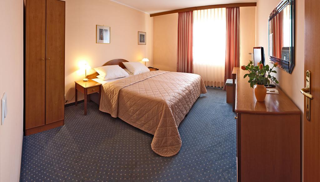 Double Room,1580461791:JPEG