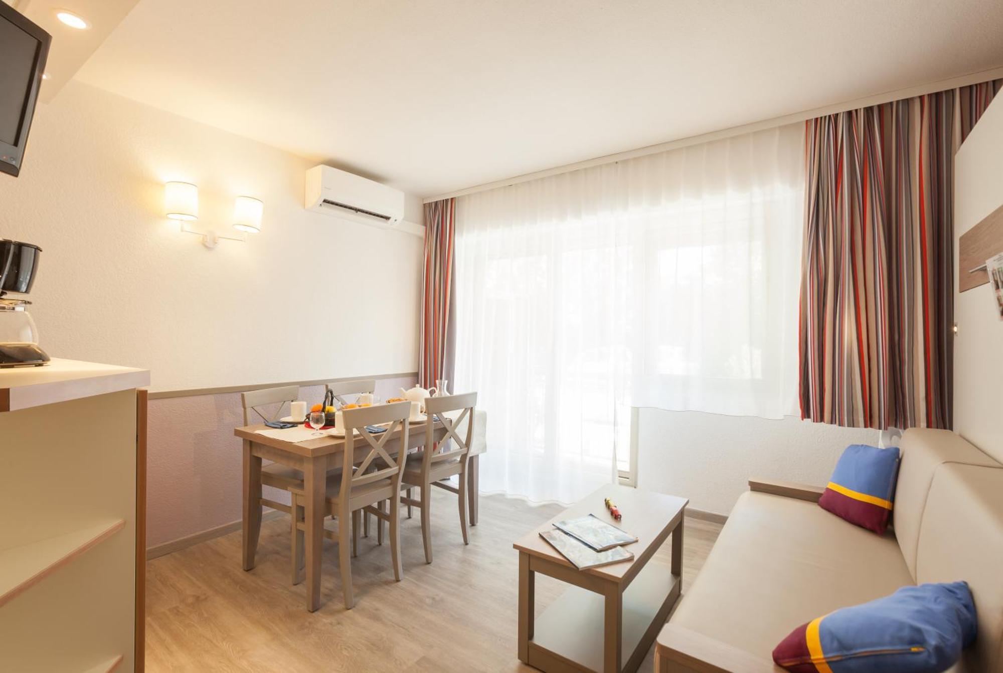 Studio avec Alcôve et Terrasse ou Balcon (4 Personnes)