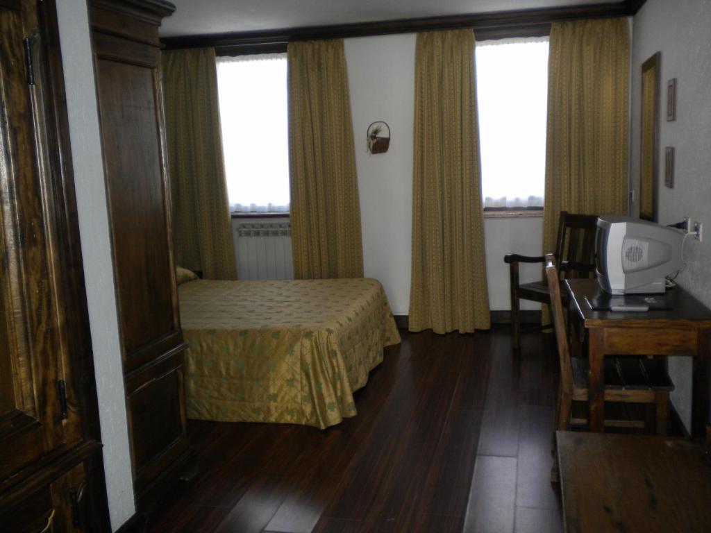 Double or Twin Room,7395564:JPEG