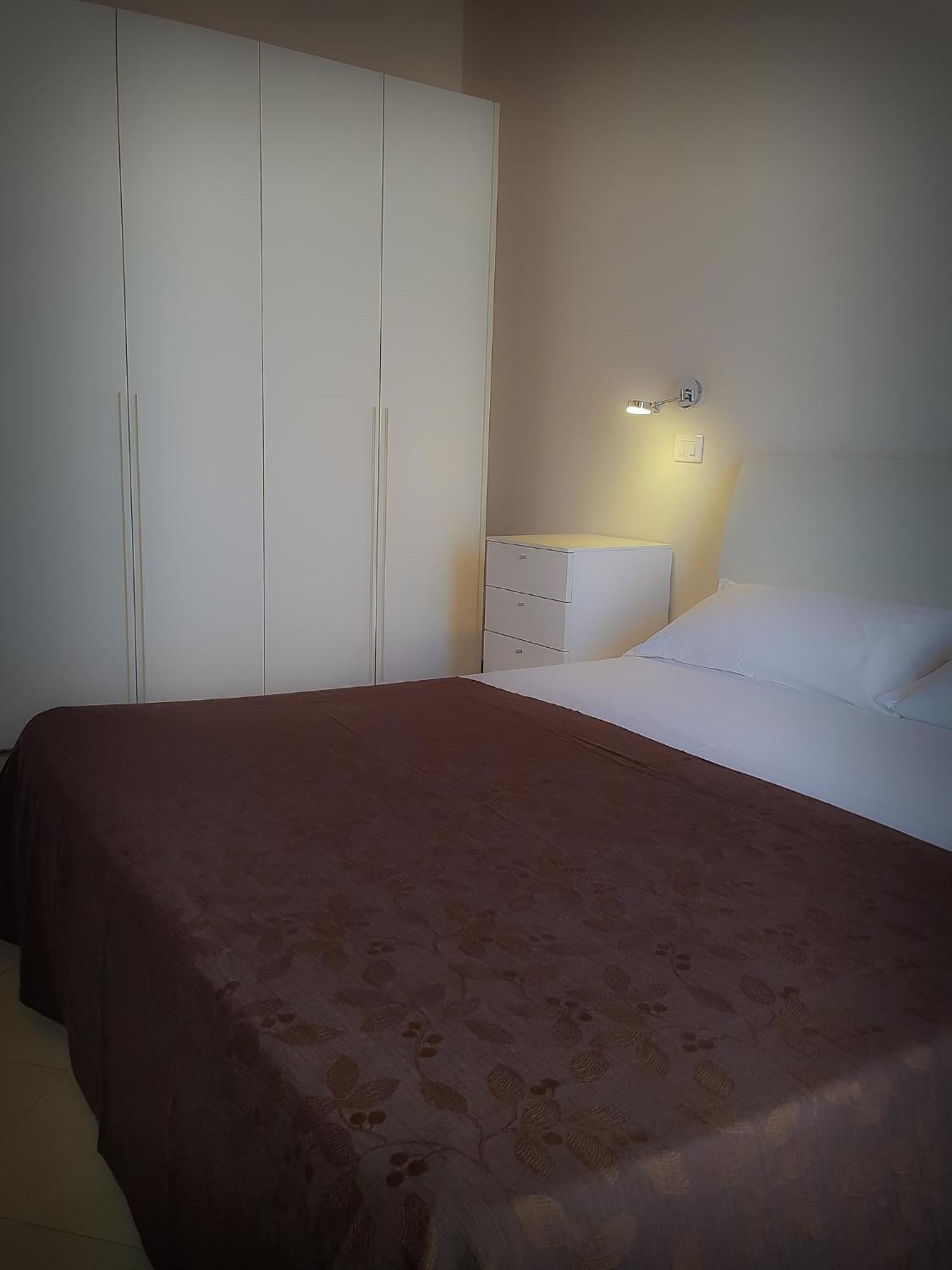 One-Bedroom Apartment,776389174:JPEG