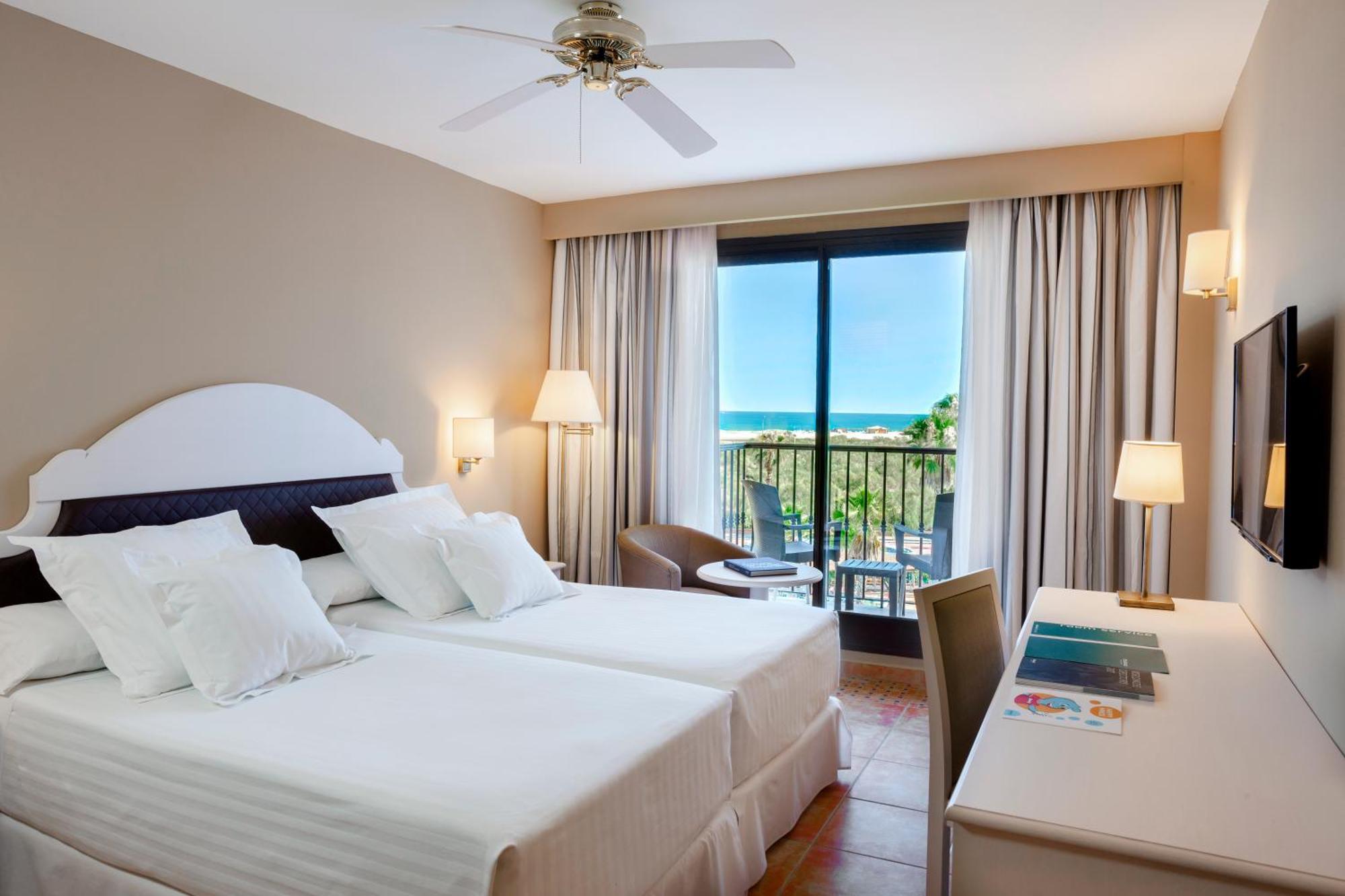 Superior Twin Room with Sea View,680565216:JPEG