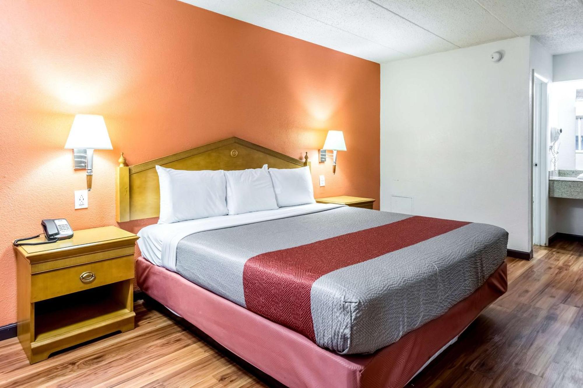 King Room - Non-Smoking