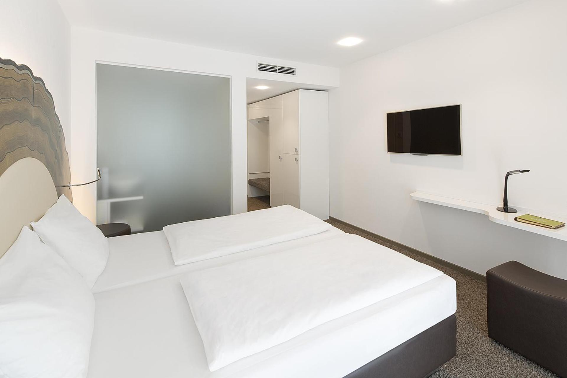 Double Room,683540565:JPEG