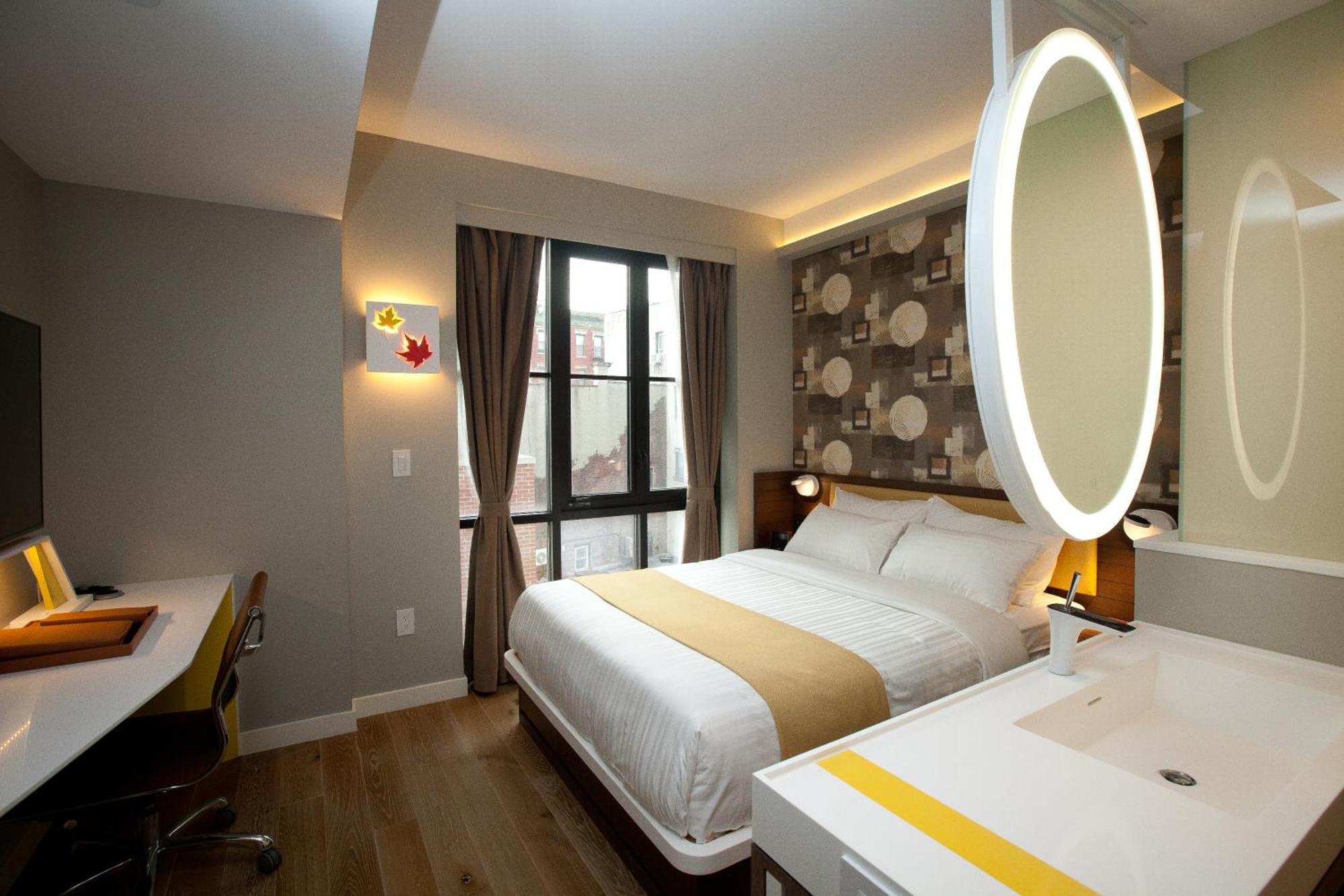 Queen Room,683719188:JPEG