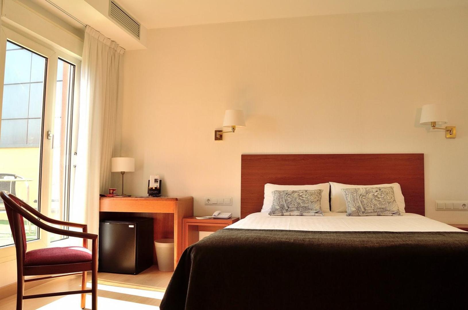Double Room with Balcony,736756108:JPEG