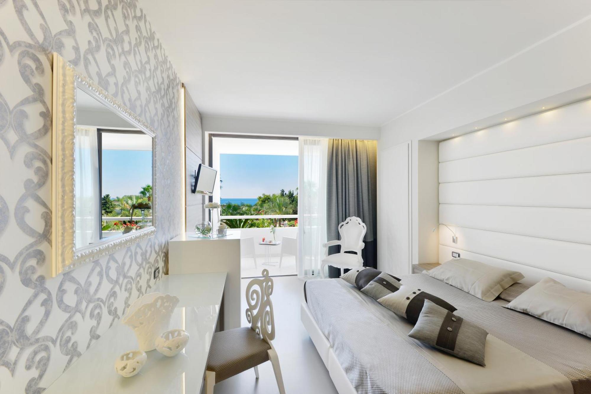 Deluxe Double or Twin Room with Terrace and Sea View,1030768408:JPEG