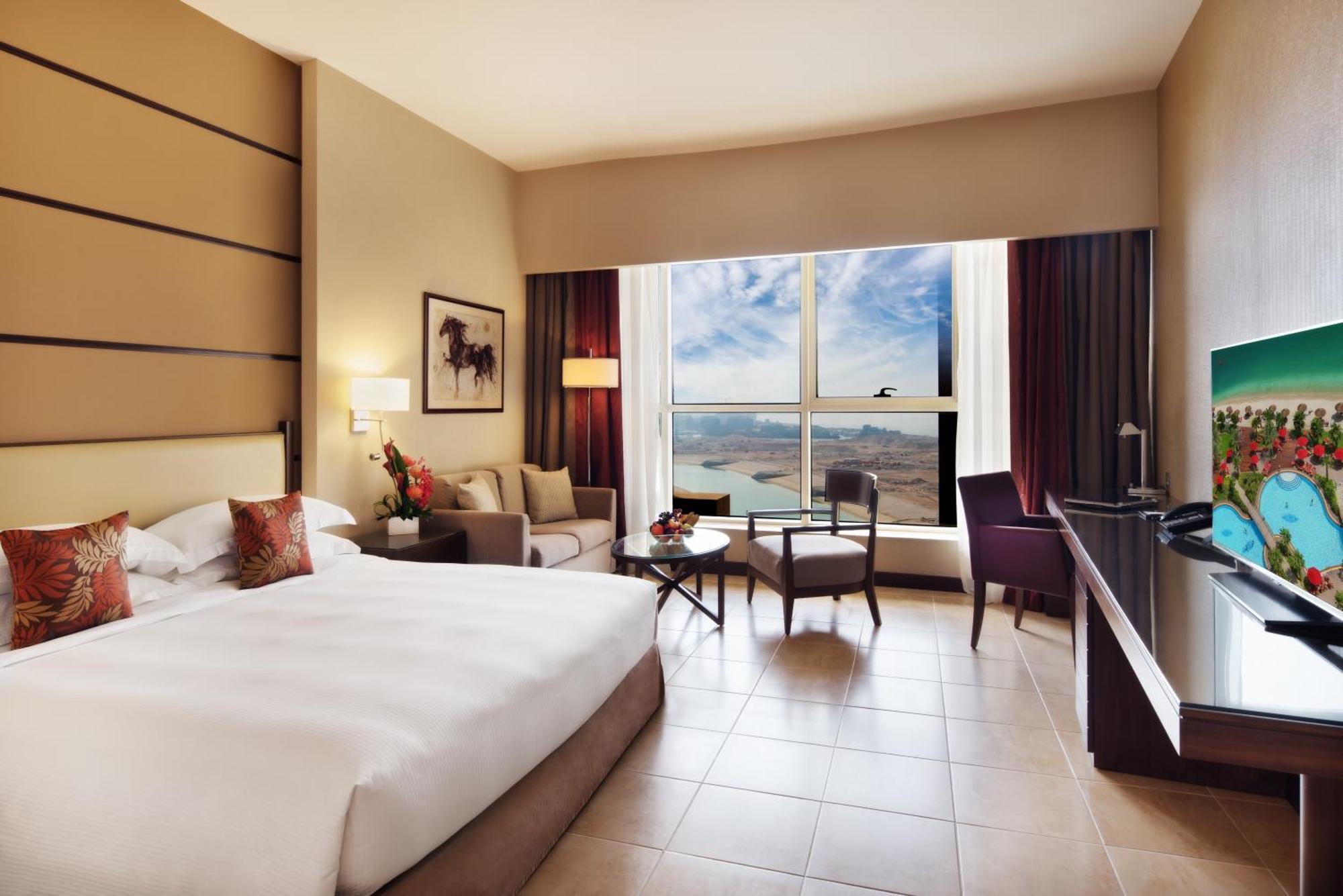 Guest with King Bed - Guaranteed 10am Check-In and 5pm Check-Out, (For stays until July 31st, 2026)