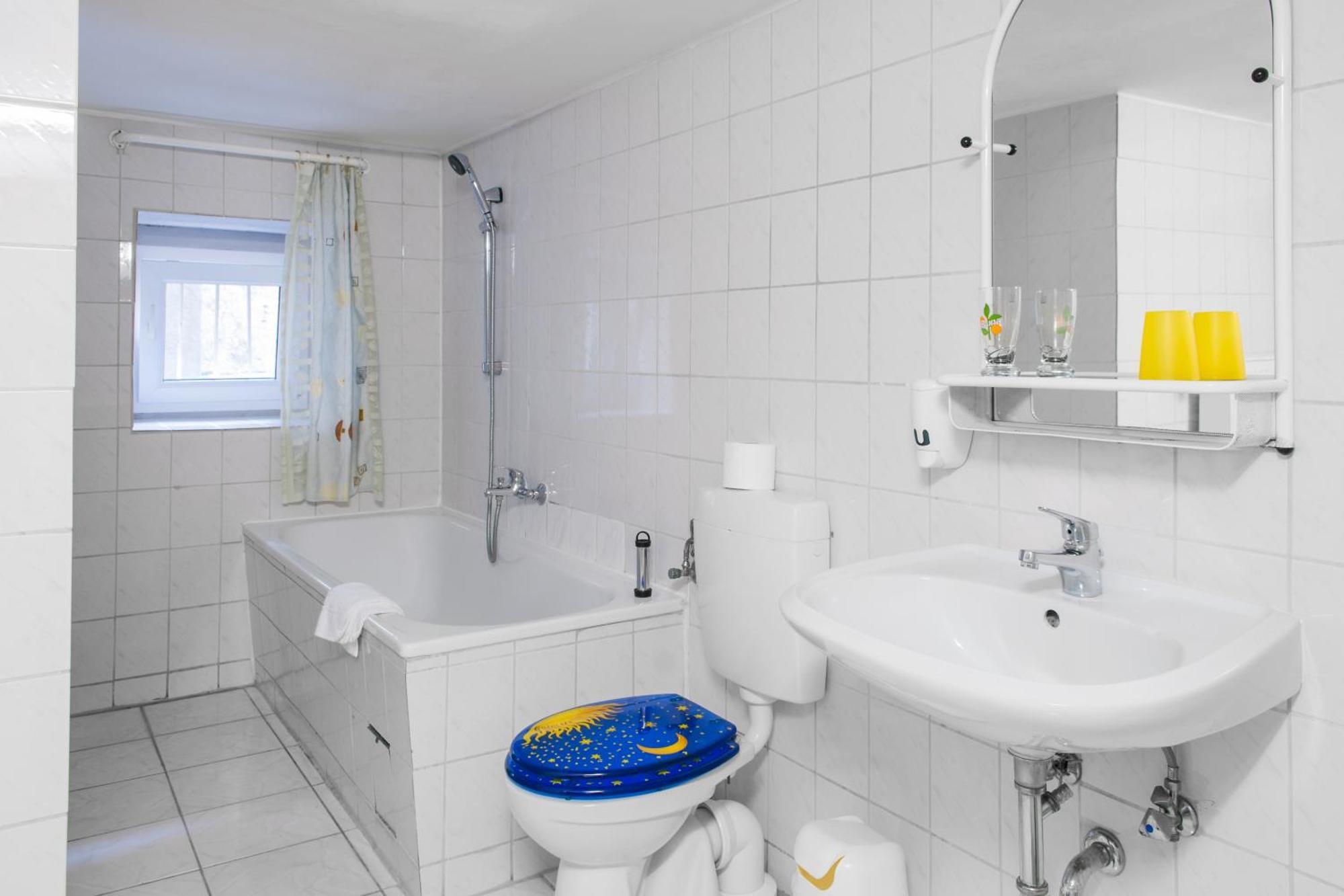 Three-Bedroom Apartment,1369451882:JPEG