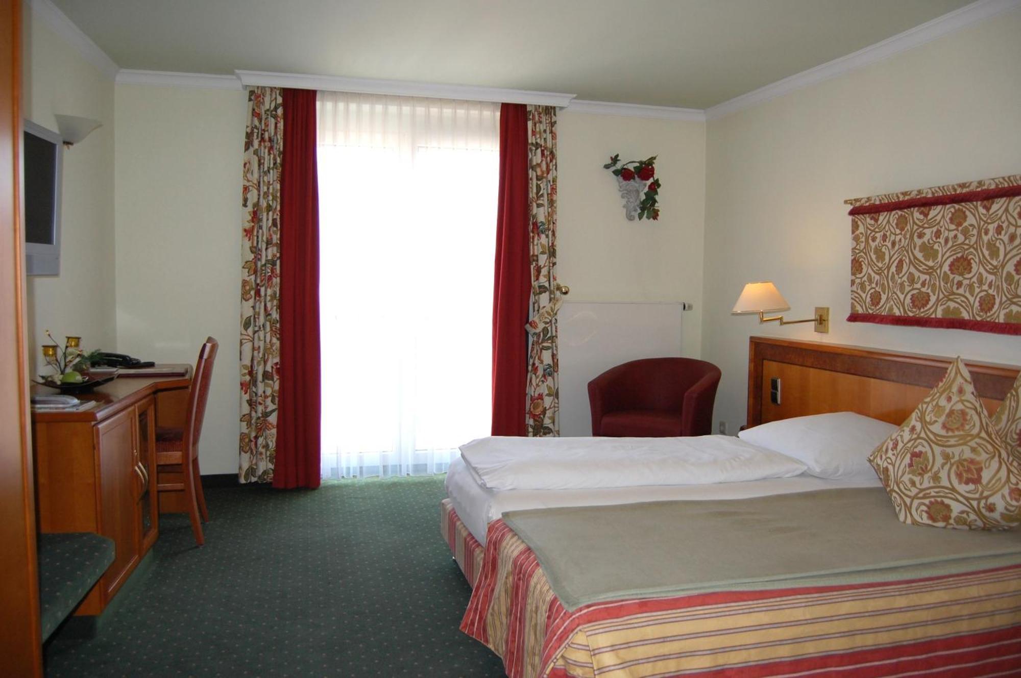 Comfort Room with Whirlpool,1089182194:JPEG