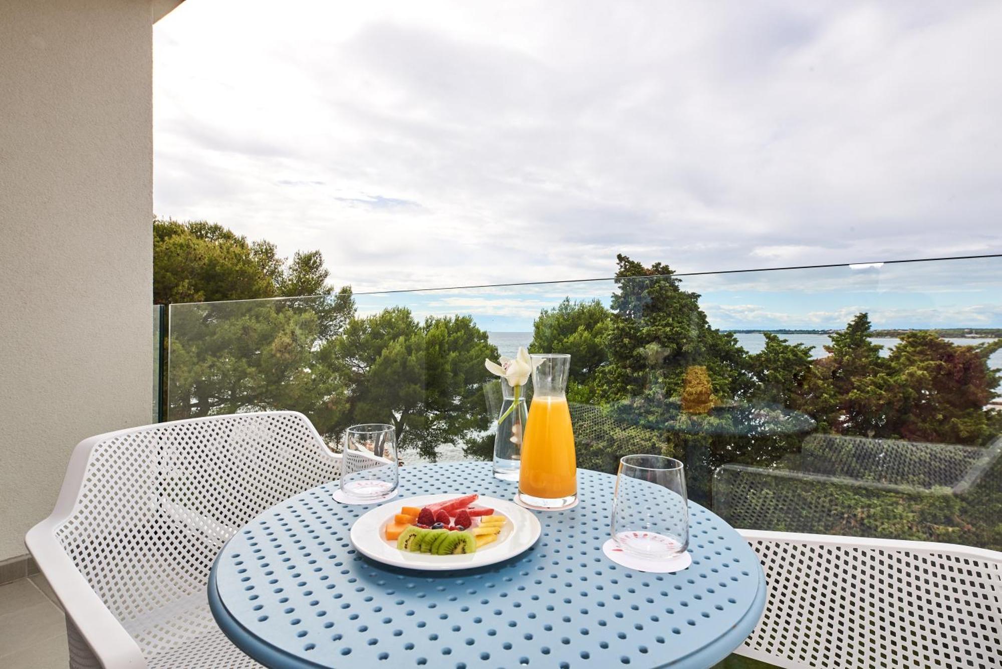 Camera Familiare Premium con Balcone e Vista Mare
